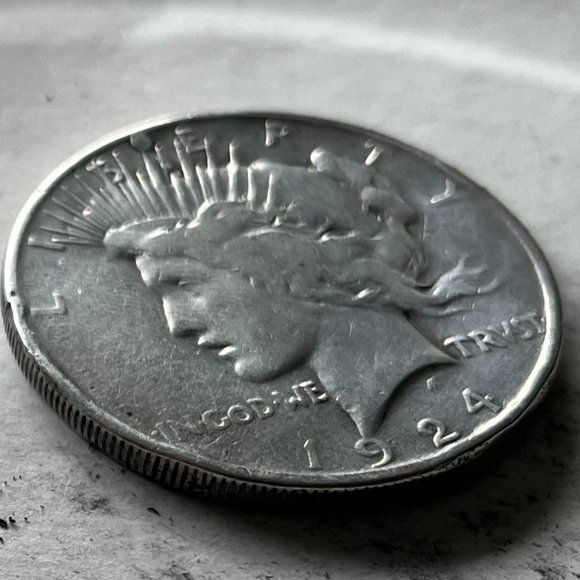 1924 Silver Peace Dollar - Picture 3 of 4